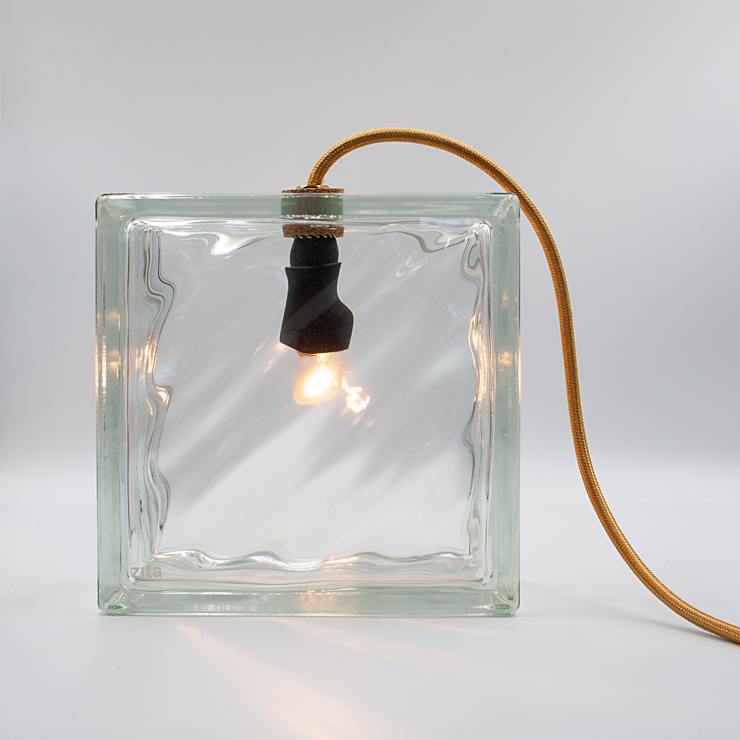 Hochwertige Design Nachttischlampe: So wird dein Schlafzimmer zur Wohlfühloase Hochwertige Design Nachttischlampe: So wird dein Schlafzimmer zur Wohlfühloase